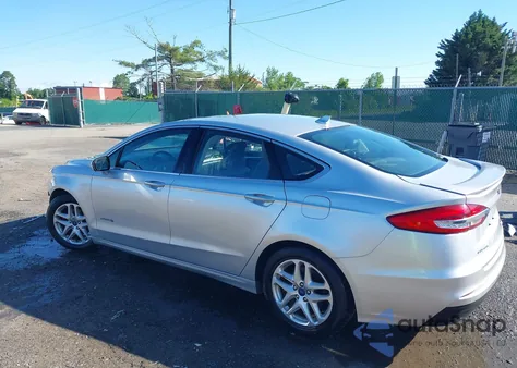 2019 Ford Fusion Hybrid Titanium from USA, damaged, VIN 3FA6P0RUXKR141565